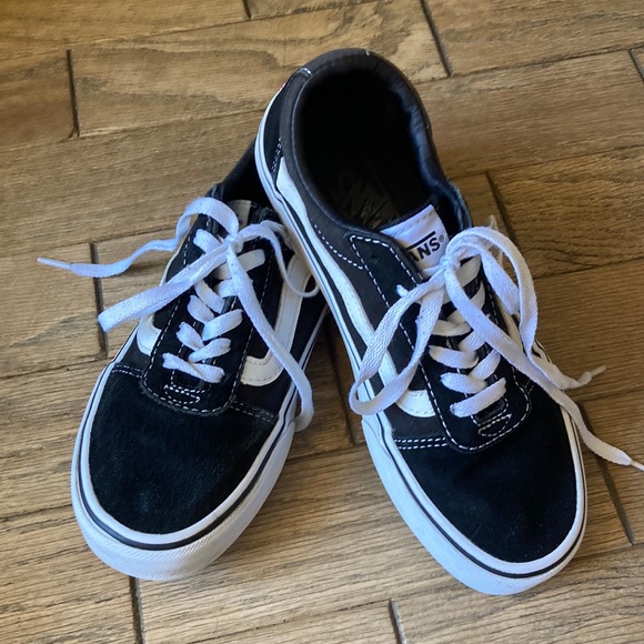 Vans Shoes - 🛹Vans Chukka Low Sidestrip Skate Shoe Black